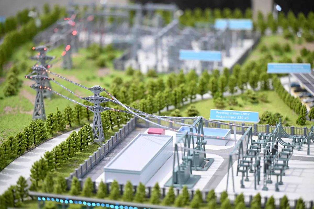 МинКаб Төрагасы Акылбек Жапаров Ысык-Көл облусунда күн электр станциясын курууга капсула салды